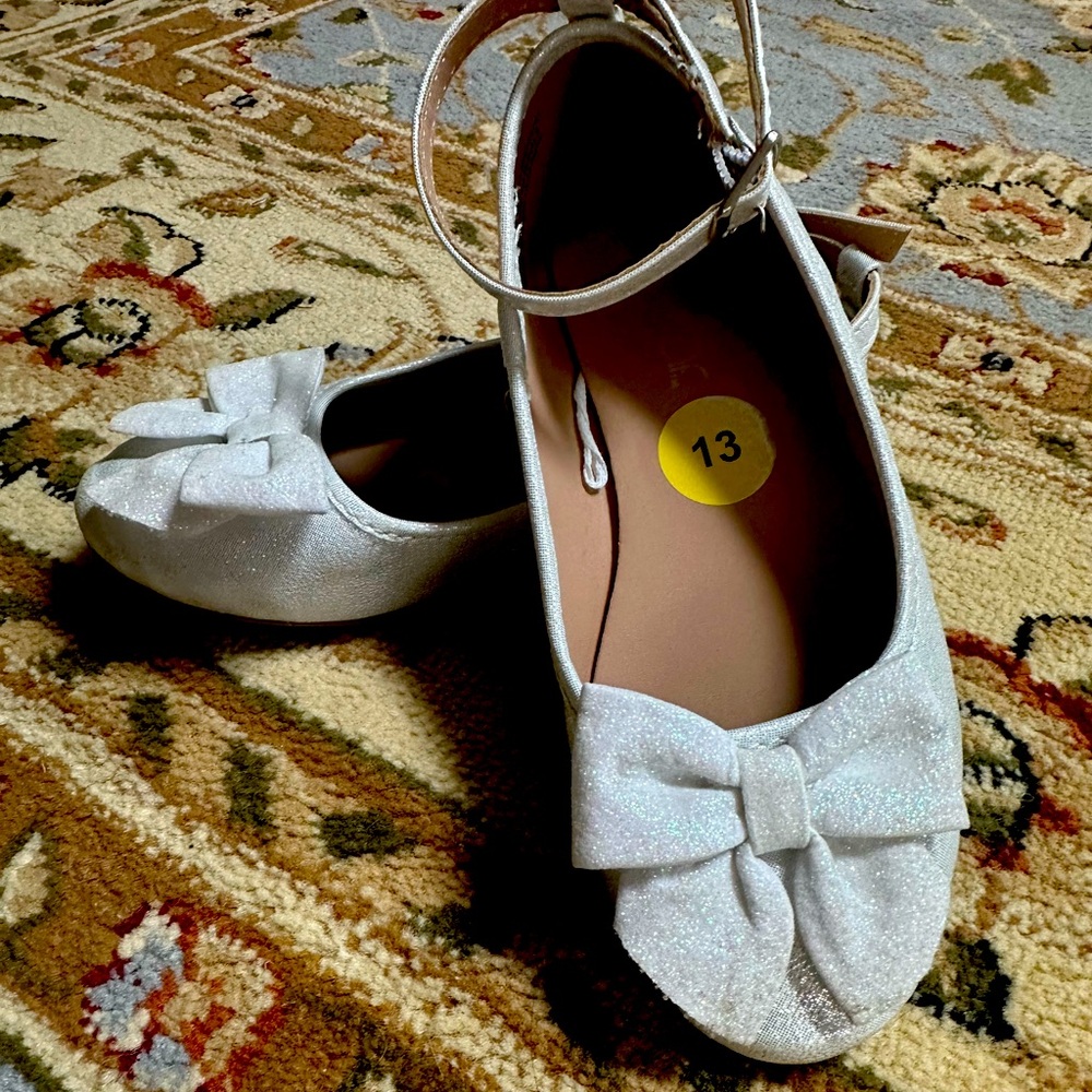 Sugar size 13 little girl white sparkly bow dress shoes